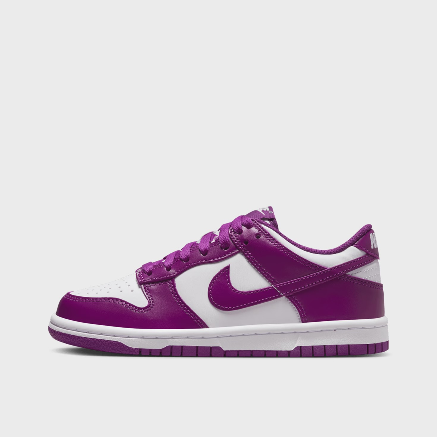 NIKE Dunk Low (GS) 3