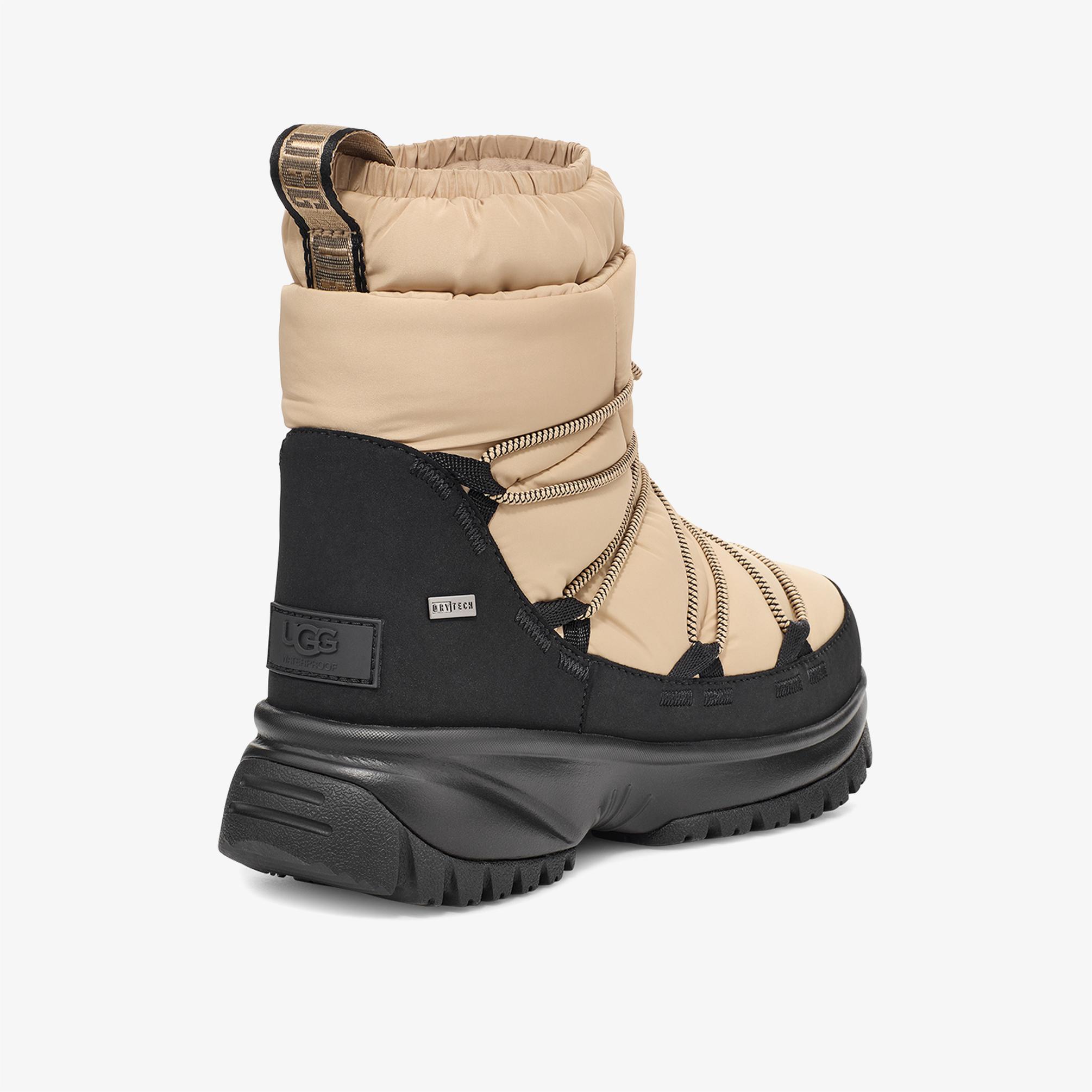 UGG Yose Puffer Mid